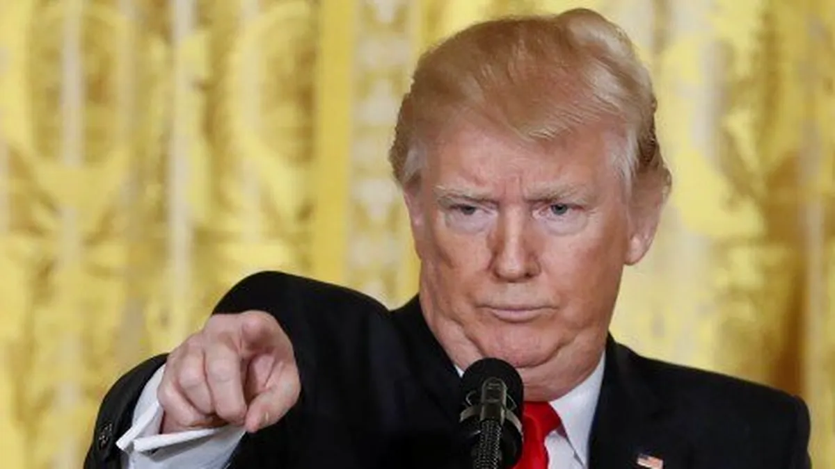 Fostul președinte Trump susține că va fi repus în funcție la Casa Albă până în august