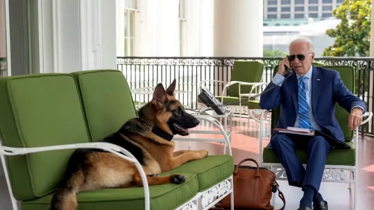 Ciobănescul german, credincios cuplului Biden, părăsește Casa Albă