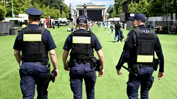 A înnebunit lumea! Mașina criminală din Munchen și grenada din barul francez (Video)