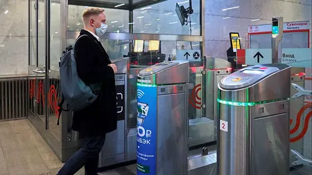 Rusia a lansat de vineri plata prin recunoaştere facială la metrou! (VIDEO)