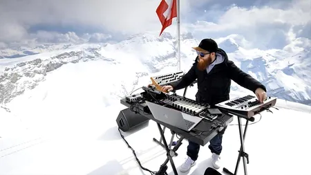 Recital de muzică tehno în vârful unui masiv din Alpii elveţieni