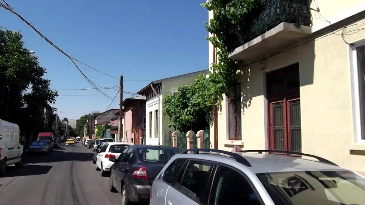 Cezar Bolliac, strada cu 5 grădinițe și numeroși drogați. Poliția știe?