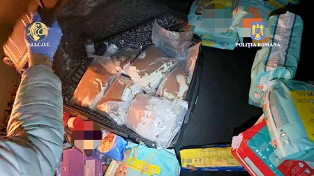 „Filieră”. Doi gălățeni au trimis un colet cu droguri din Olanda și au urmărit curierul prin toată Europa