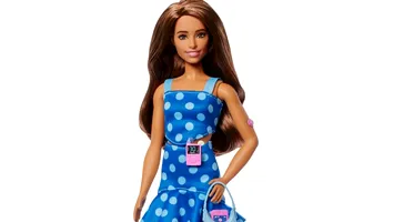 Se lansează prima păpușă Barbie cu diabet de tip 1. Brunețica are atașată la talie o pompă de insulină