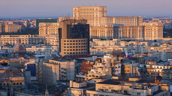 Chiriile vor exploda în 2026. Majorări de până la 15% după creșterea impozitelor