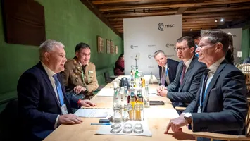 Ministrul Apărării Naționale s-a întâlnit cu CEO-ul Lockheed Martin