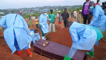 Ebola lovește fără milă în Congo: peste 2.500 de morți și o epidemie care se extinde „exponențial”