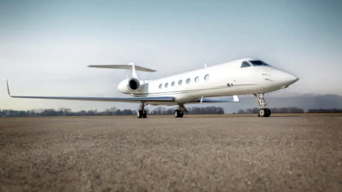 Cum arată avionul de lux cu care merge Klaus Iohannis în Emiratele Arabe Unite