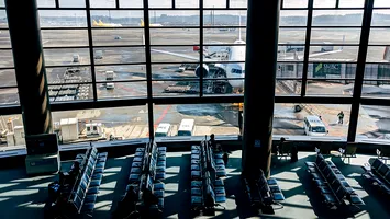 La Napoli nu mai cumpără nimeni bilet de avion spre New York nici la jumătate de preţ. Frica de controlul vamal american, în era Trump, alungă italienii