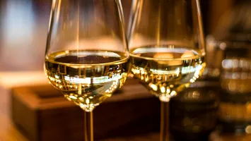 Vinul pierde teren: consumul global, la cel mai scăzut nivel din ultimele șase decenii. Explicații și perspective