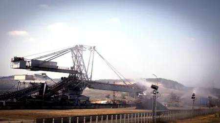 Incendiu la o carieră minieră care aparține de Complexul Energetic Oltenia (VIDEO)