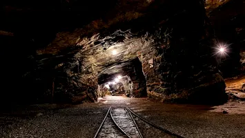 O afacere de 300 milioane de dolari pe an: România redeschide „mina de aur” a mașinilor electrice