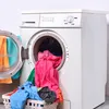 Obiceiul care scurtează viața mașinii de spălat. Specialiștii explică de ce ușa nu trebuie lăsată deschisă permanent