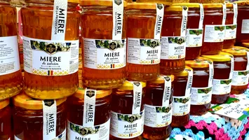 Târgul Național al Mierii a început: sute de sortimente, produse apicole unice și echipamente pentru apicultori