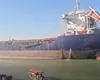 Navă cargo de 10.000 de tone, scăpată de sub control la Tulcea. A „ras” pontoanele de pe faleză și a lovit mai multe ambarcațiuni