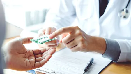 Producătorii de medicamente avertizează: România trebuie să-și facă urgent stocuri