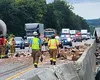 Hot dog-ii au blocat o autostradă din SUA: un accident bizar a transformat șoseaua într-un „bufet al haosului”. Au fost victime
