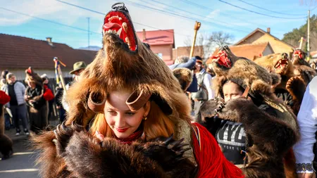 Festivalul de Datini și Obiceiuri Strămoșești din Comănești a încântat orașul cu tradiții autentice