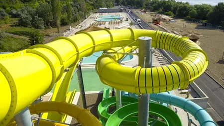 La Galați, orașul înconjurat de ape, va fi deschis un aquapark după 7 ani în care gălățenii au făcut plajă doar pe litoral