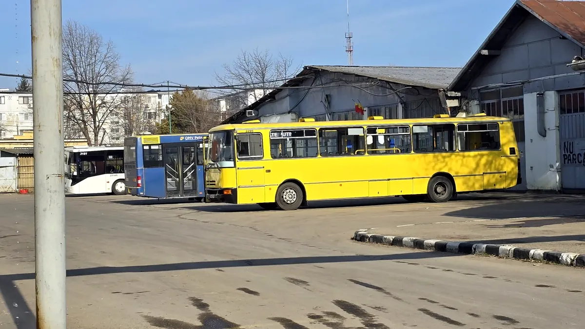 Scandal la Ploiești. Cum pot parcurge autobuzele TCE peste 800 km pe zi? Primarul și directorul se ”bat” în plângeri penale