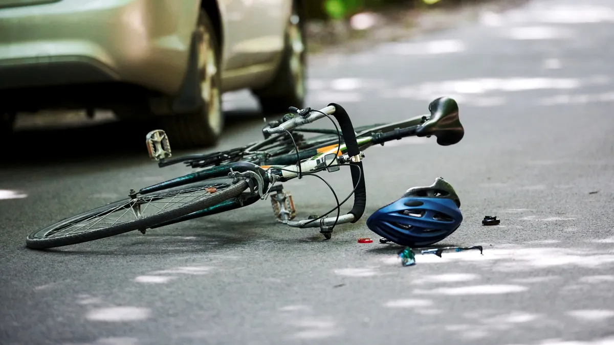 O șoferiță care a accidentat mortal un biciclist, condamnată cu suspendare pentru că e tânără și e la primul dosar penal