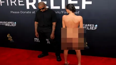 Bianca Censori-femeia dezbrăcată aproape complet la Premiile Grammy. Legătura ei cu Kim Kardashian