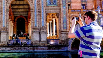 Interdicții majore pentru turiști! Țara favorită a românilor schimbă macazul