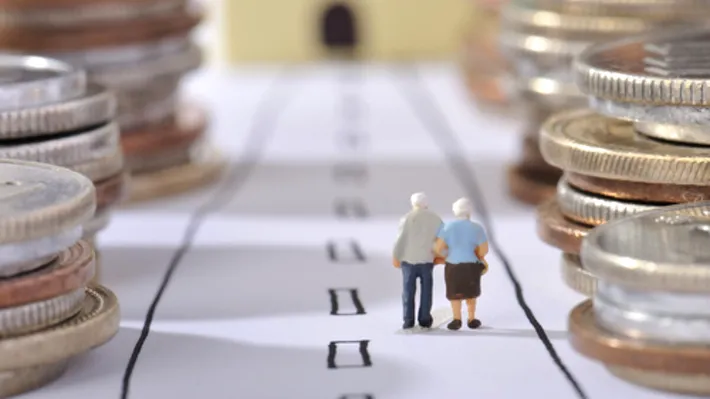 Ce se schimbă pentru pensionari în decembrie 2025. Plata pensiilor și ultimul bonus pentru vârstnici