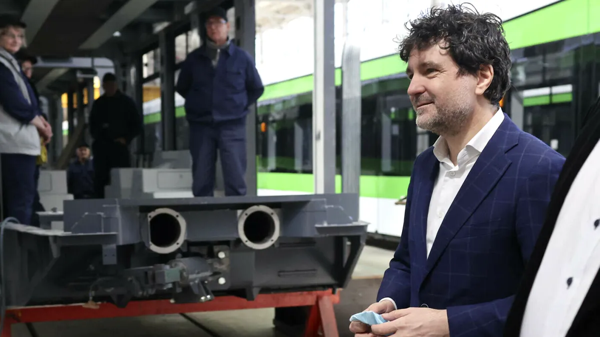 Pe cine dă vina Nicușor Dan pentru eșecul proiectului ”trenul metropolitan”