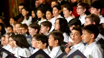 Radu Gyr pe buzele copiilor în Catedrala Națională: normalizarea fascismului