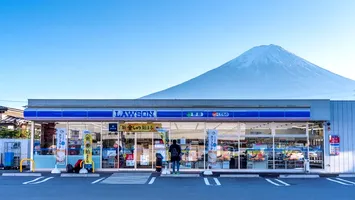 Japonia și turiștii nesimțiți: Un zid negru va bloca perspectiva Muntelui Fuji