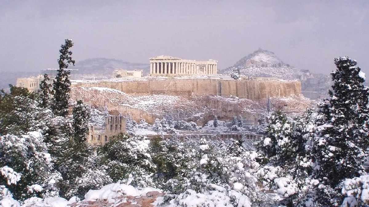 Moțiune de cenzură împotriva guvernului grec, după haosul creat de ninsoarea din Atena