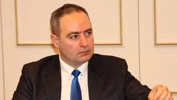Avertisment oficial: România riscă tăieri de fonduri și costuri mai mari dacă nu oprește escaladarea deficitului