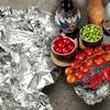 Alimentele care nu se pun niciodată în folie de aluminiu. Lista recomandată de specialiștii