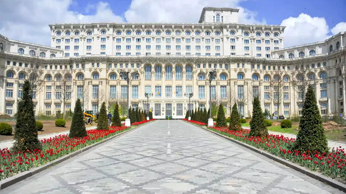 S-au finalizat procedurile legate de reducerea personalului Senatului. Câţi angajaţi au rămas