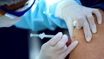 Speranță uriașă în lupta cu cancerul. Cercetătorii americani au testat un vaccin cu efecte uimitoare