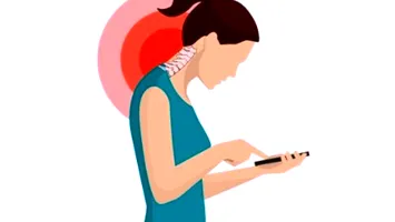 Avertismentul oamenilor de știință! Vorbitul prea mult la telefon în anumite poziții afectează coloana vertebrală. Ce afecțiuni se pot instala