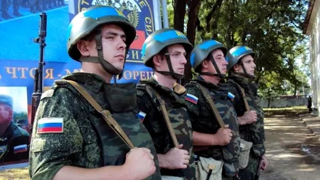 Un cetățean moldovean umilește soldații ruși din Transnistria: „Aici e țara mea, duceți-vă în Rusia și arestați acolo pe cine vreți!”