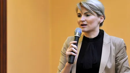 Legenda muncii fără pauză revine. Andreea Paul Vass, cea mai harnică femeie, favorită la Educație