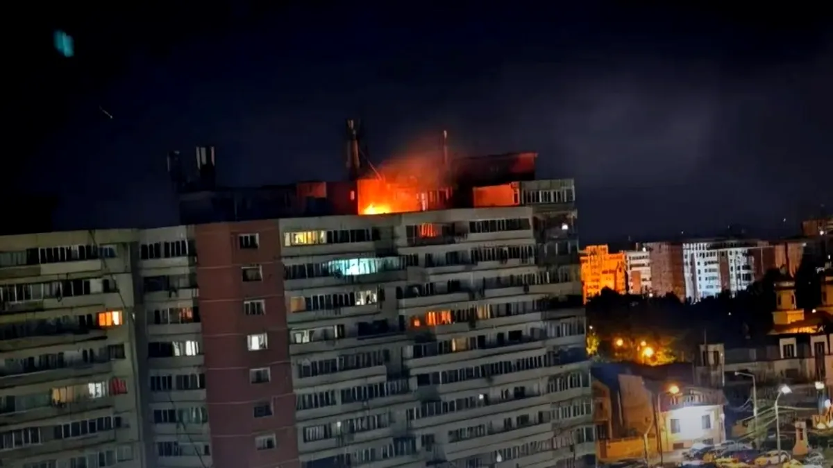 Dronă rusească prăbușită pe un bloc din Galați: explozie, incendiu și zeci de persoane evacuate FOTO/VIDEO