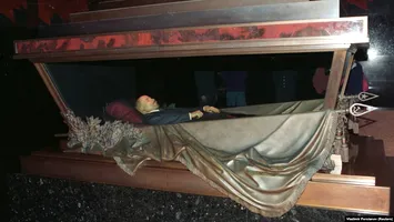 Lenin, eternul neîngropat: cozi la mumie și formol de stat în Rusia eternă
