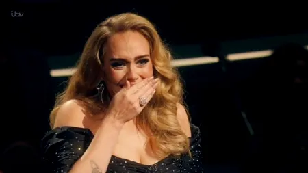Motivul pentru care Adele a izbucnit în lacrimi pe scenă (VIDEO)