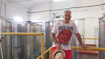 Guvernatorul BNR, Mugur Isărescu, a vândut bine vinul Casa Isărescu, în 2023