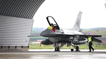 Primele trei avioane F 16 au ajuns la Câmpia Turzii