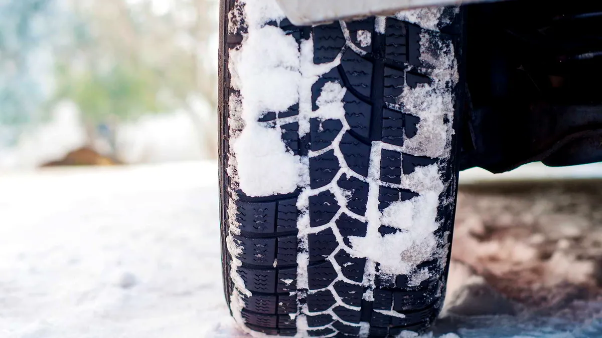 Amenzi pentru șoferii care circulă cu mașina murdară în această iarnă. Când poți fi oprit de poliție în trafic