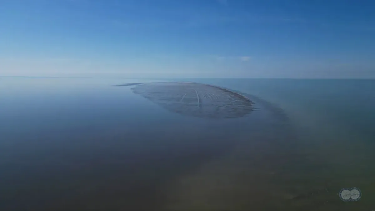 O insulă misterioasă a apărut din senin în Marea Caspică. Lumea ştiinţifică, uimită de descoperire