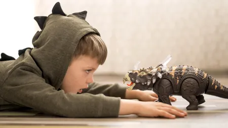 Dinozaurii și dezvoltarea emoțională. Cum își gestionează copiii fricile prin joacă