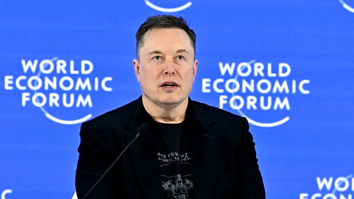 Elon Musk la Davos: Viitorul planetei, dominat de roboți. Îmbătrânirea, „o problemă rezolvabilă”