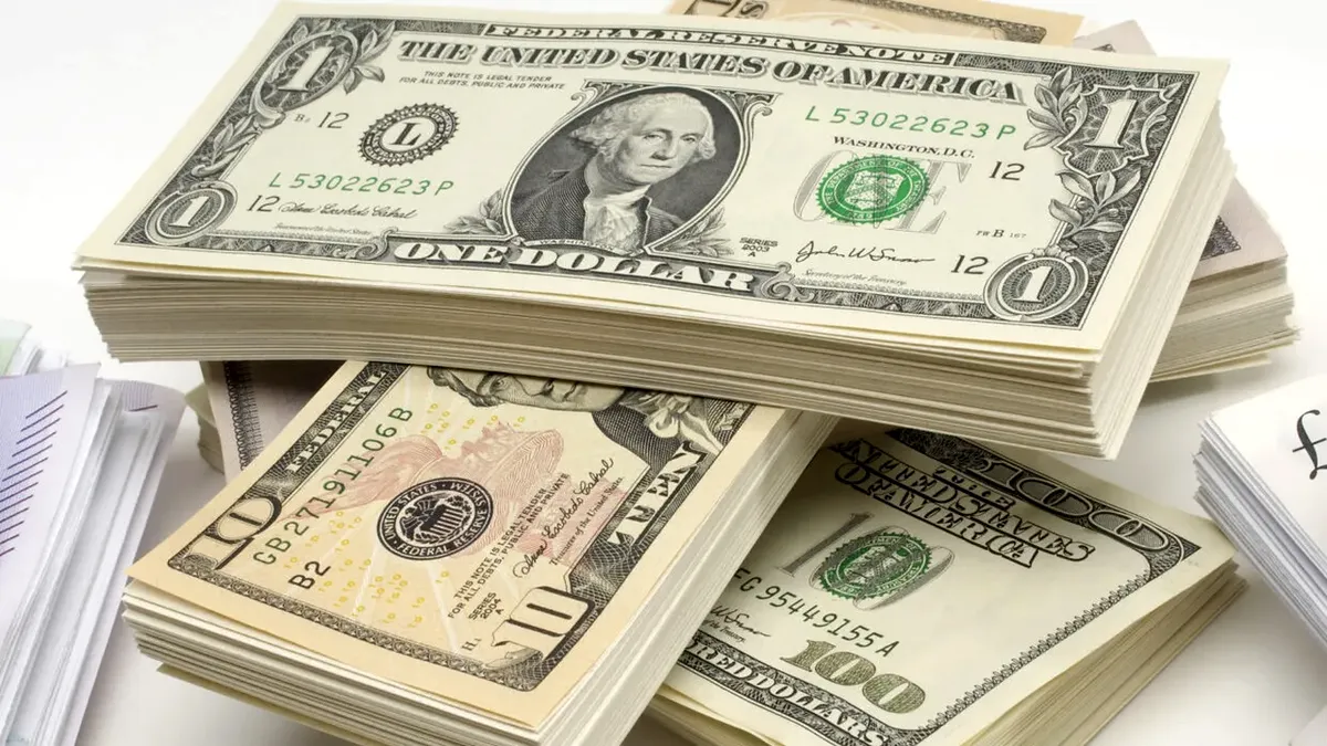 Au intrat bani mulți în țară! Ascunși în cizmele unor ucrainence