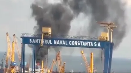 Explozie și incendiu pe Șantierul Naval din Constanța. Puntea unei nave, cuprinsă de flăcări